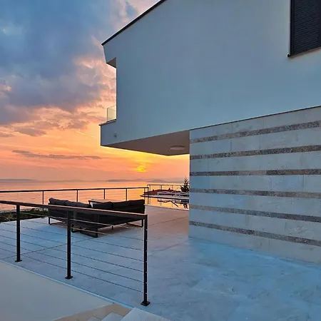 Holiday home White