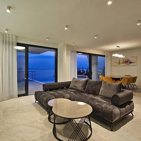 Holiday home White Podstrana