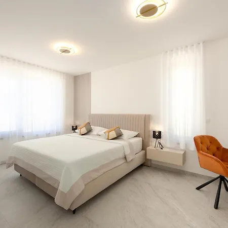 Holiday home White Podstrana