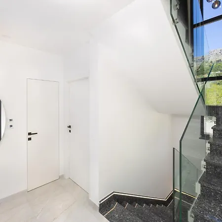 White Holiday home Podstrana