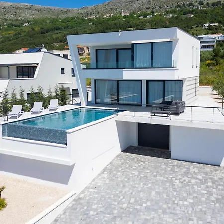 Holiday home White Podstrana
